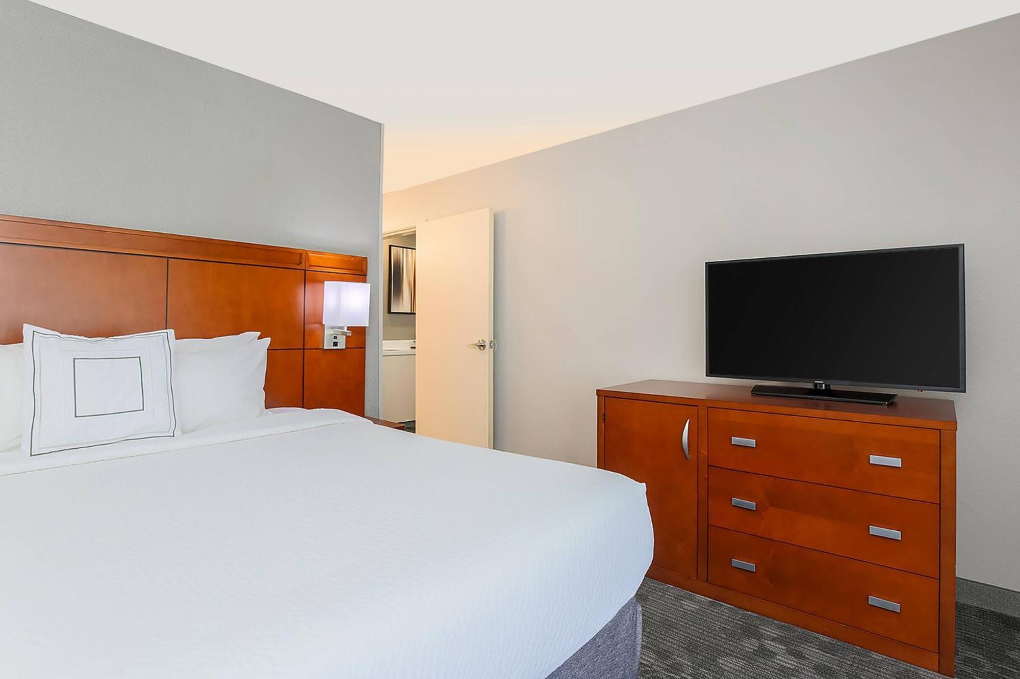 Courtyard By Marriott Monroe Airport Hotel Exterior foto
