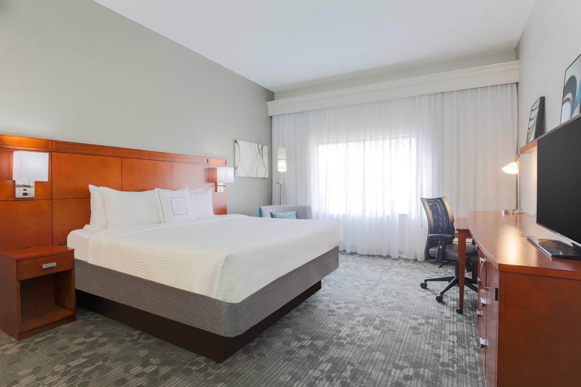 Courtyard By Marriott Monroe Airport Hotel Exterior foto